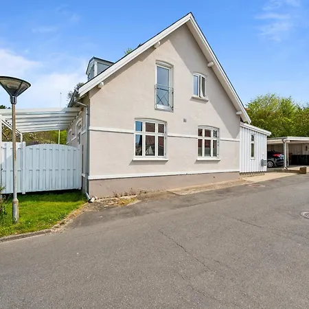 Amazing In With 4 Bedrooms And Wifi Ferienhaus